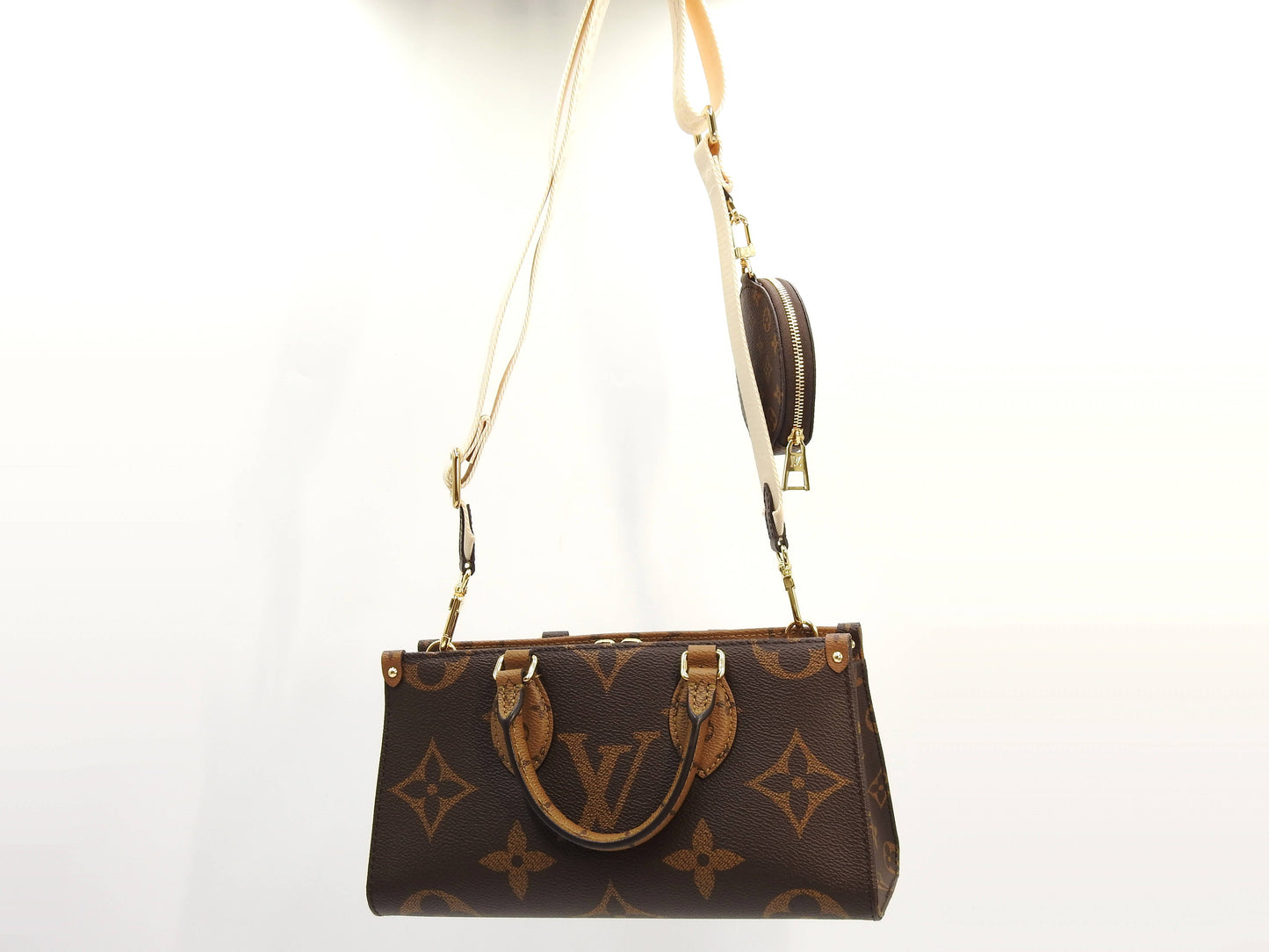 LOUIS VUITTON Monogram Giant Reverse OnTheGO East West Hand Bag M46653