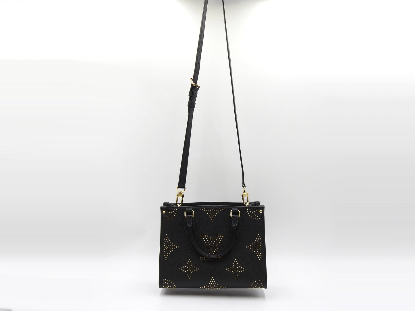 LOUIS VUITTON Monogram Empreinte Studded Giant OnTheGO PM Hand Bag M46733