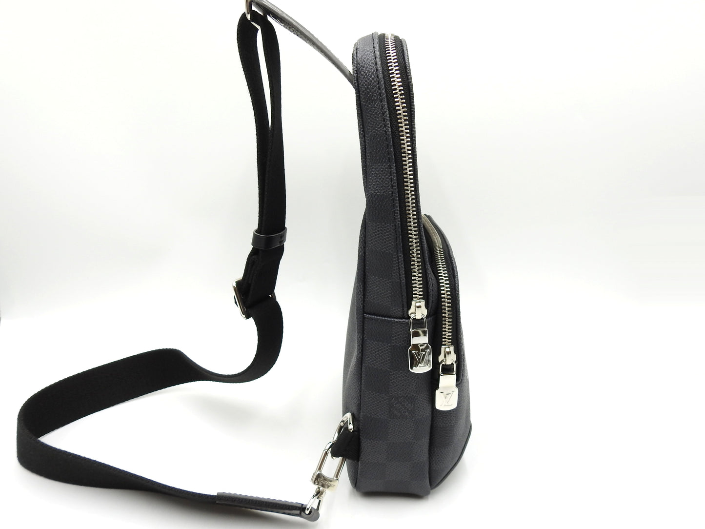 LOUIS VUITTON Damier Graphite LV Logo Avenue Sling Bag N40274